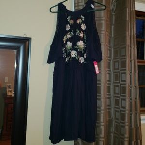 Navy blue embroidered dress size L